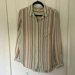 So soft! | BeachLunchLounge button down | beach vibes